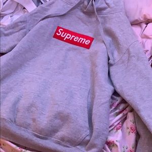 Supreme hoodie